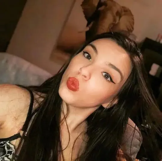 Nawal, 34 ans — rencontre lesbienne à Reims