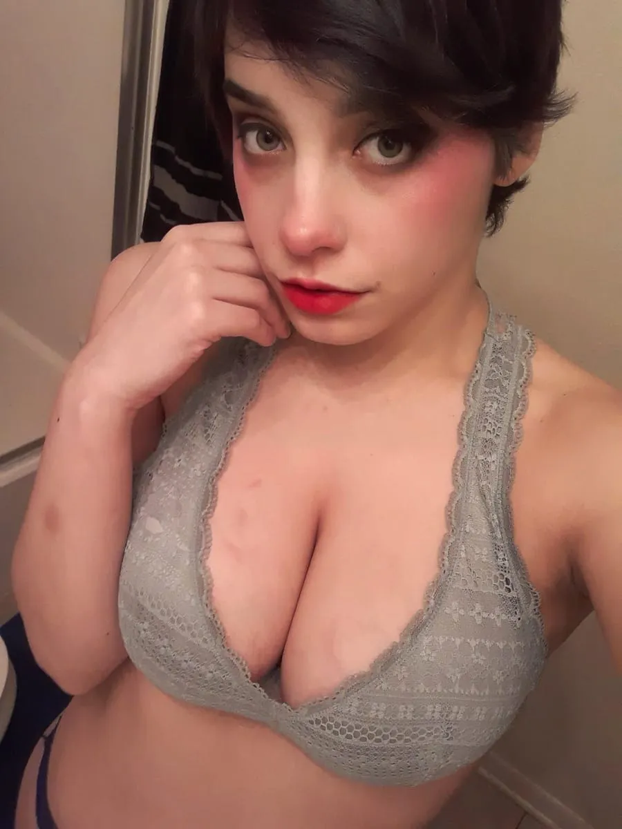 Sarah, 34 ans — rencontre lesbienne à Céret