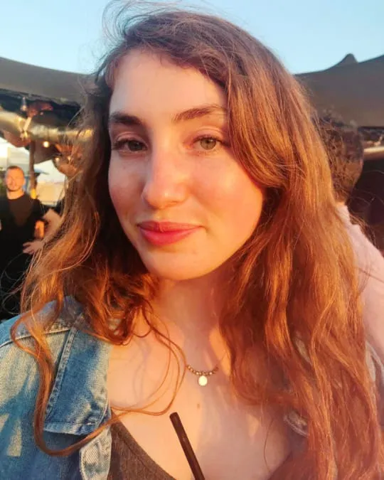 Kayla, 21 ans — rencontre lesbienne à Issy-les-Moulineaux