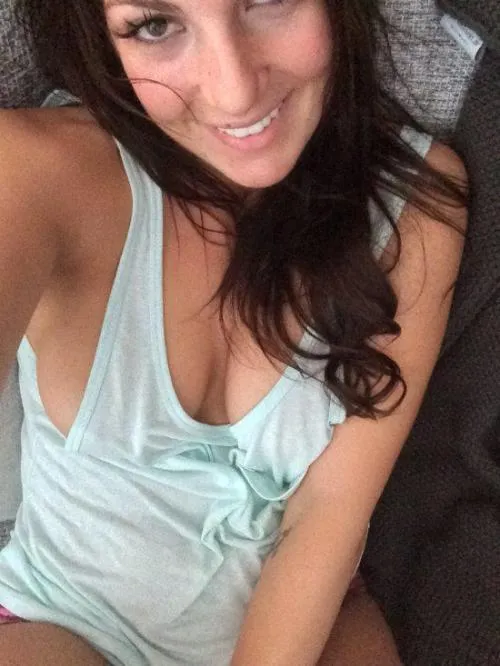 Flore, 22 ans — rencontre lesbienne à Hyères