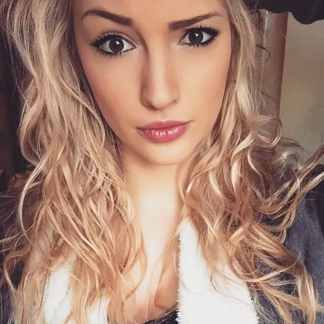 Cindy, 27 ans — rencontre lesbienne à Toulon
