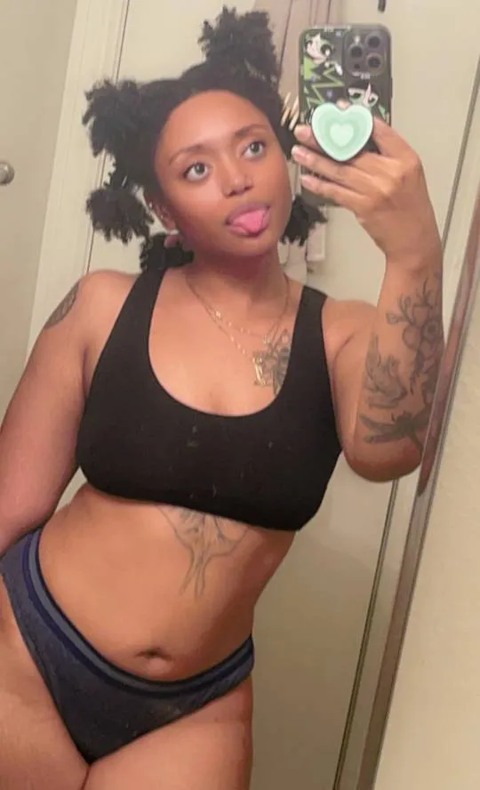 Ines, 24 ans — rencontre lesbienne à Lille