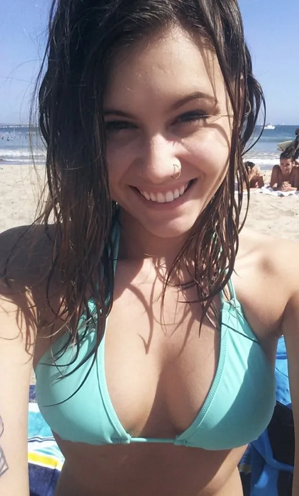 Éloïse, 19 ans — rencontre lesbienne à Gray