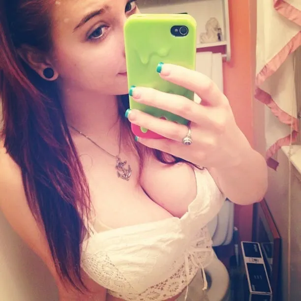 Léane, 24 ans — rencontre lesbienne à Olivet
