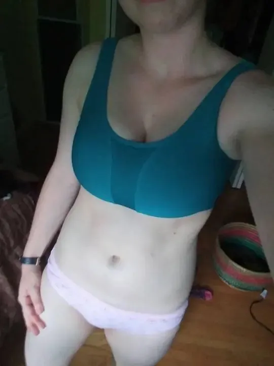 Nina, 32 ans — rencontre lesbienne à Pointe-Noire