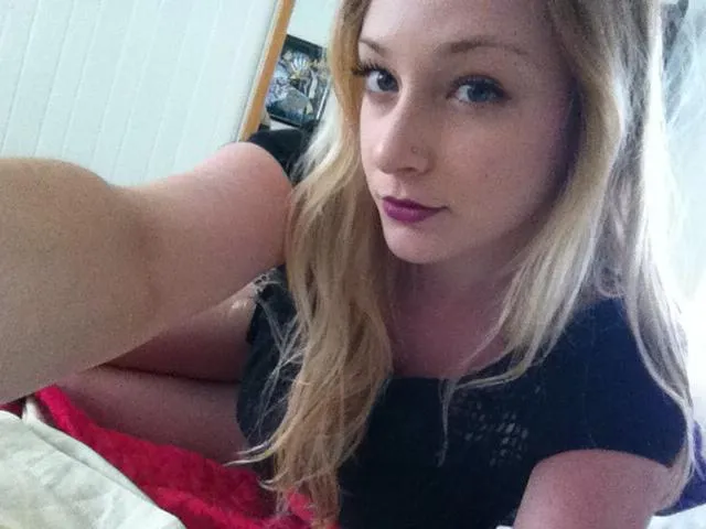 Lyna, 27 ans — rencontre lesbienne à Vindry-sur-Turdine